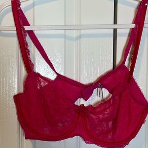 Victoria’s secret bra 38D